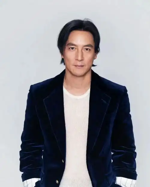 提到吴彦祖,绝大多数人的第一反应都是那个硬朗帅气的演员.