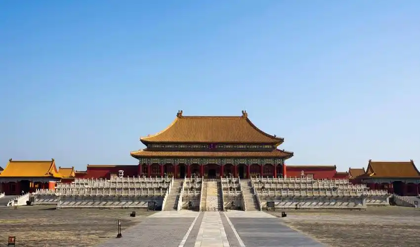 这座我国很有代表性的宫殿建筑就是太和殿.