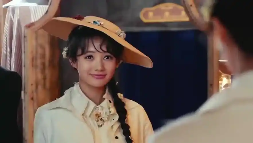 半妖倾城:幽瞳为倾城准备烟花盛宴,倾城拉着幽瞳在街上翩翩起舞