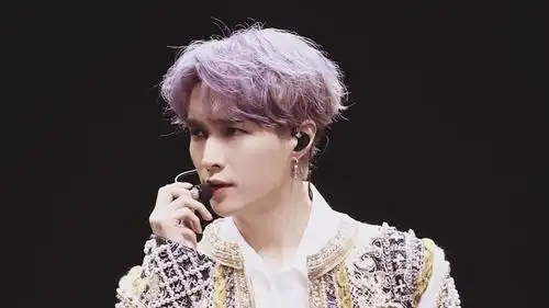 电脑壁纸 明星 大陆明星 张艺兴时尚成熟帅气魅力干净迷人写真