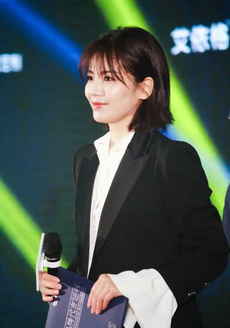 41岁刘涛新发型意外走"红",换成摩卡波波头显小20岁,美爆了