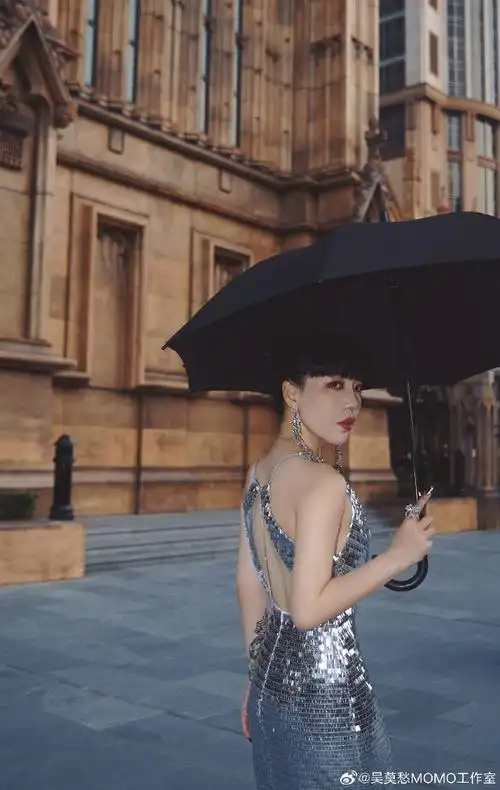 吴莫愁超话银河落日,星光璀璨.