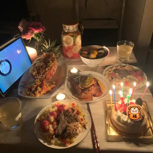 生日的烛光晚餐
