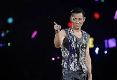 刘德华申办补场演唱会遭拒彻底终止了演唱会损失超过上千万