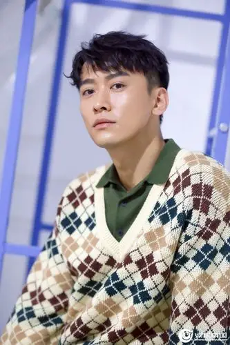 郑奇秋日暖系大片曝光在远方阿畅戏外颜值开挂