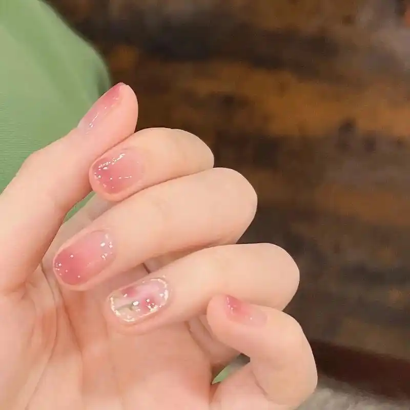 春夏少女心短指甲美甲 又是短甲必须系列 换新美甲啦 赶紧发出 - 抖音