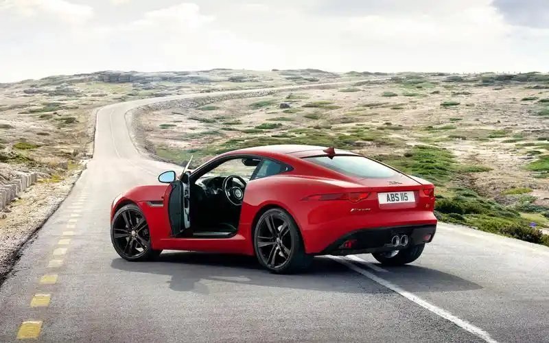 捷豹炫酷汽车素材_红色炫酷捷豹