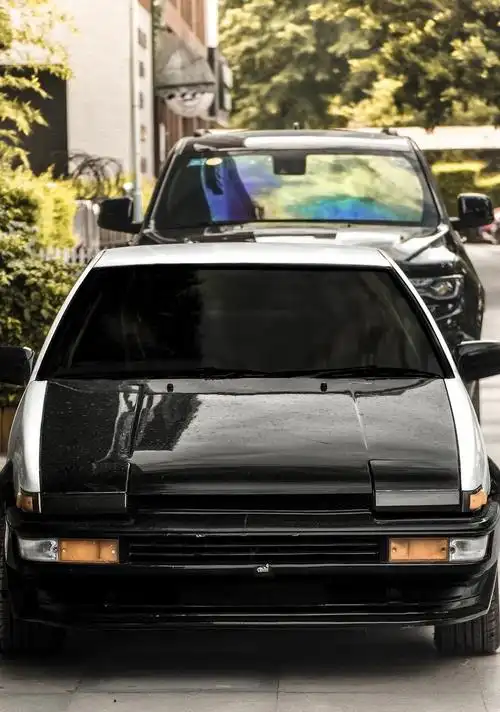 在很多人的印象中ae86是从头文字d熟知的