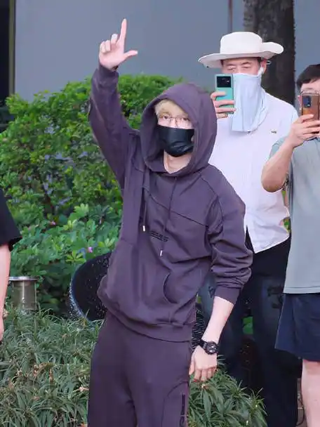 张艺兴1007生日快乐