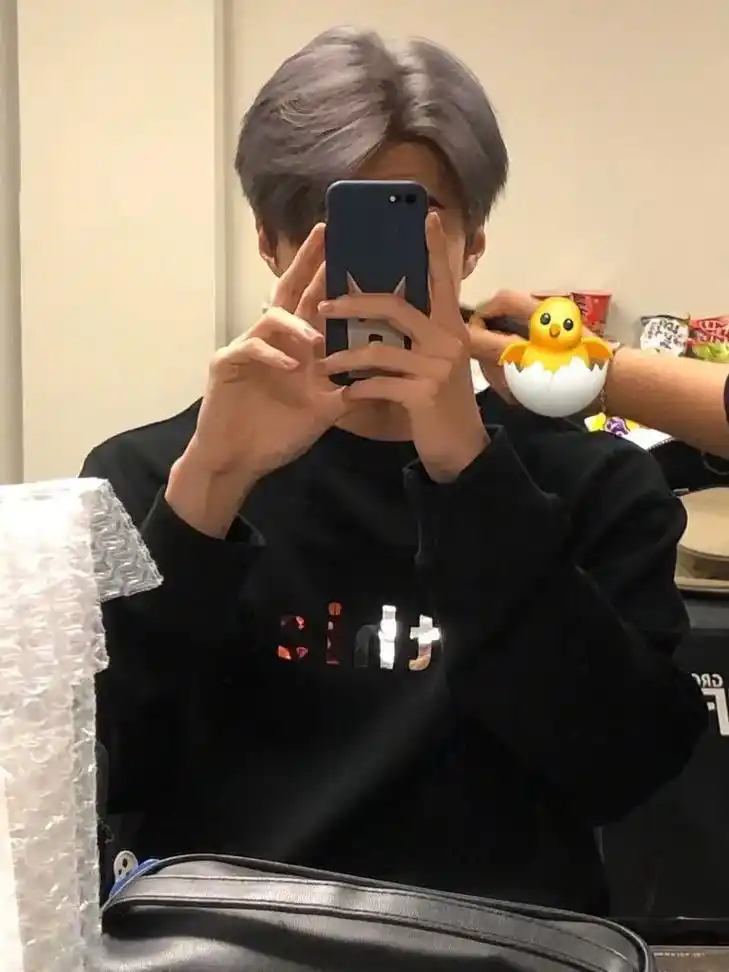 手 脸 喉结 身材 脚踝 身高=我喜欢的男人06#吴世勋 # - 抖音