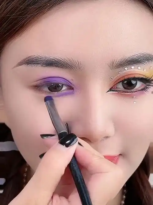 舞台妆亮晶晶眼妆教程分享眼影盘