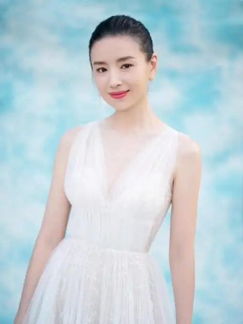 2月7日下午,著名演员董洁传来最新消息!