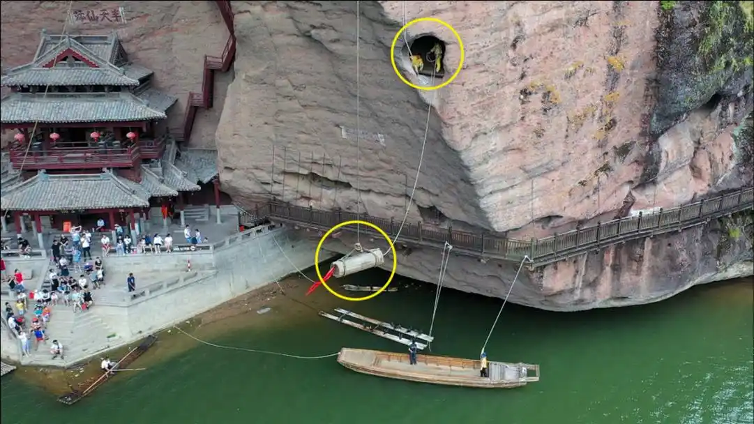 江西龙虎山悬棺,这些棺木高不可攀,葬者是何人?