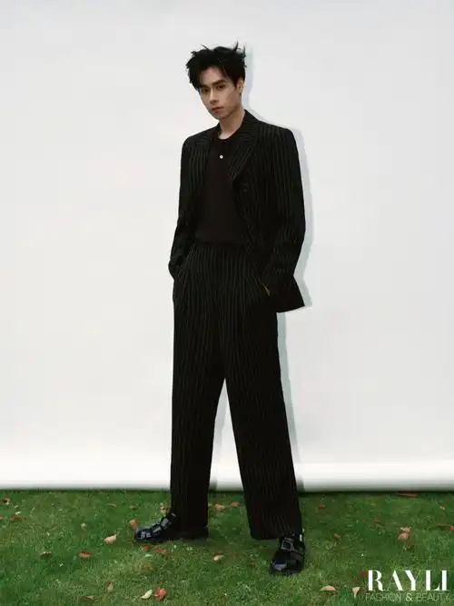 瑞丽服饰美容##胡一天春日漫步大片