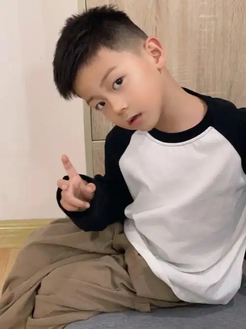 经评论验证很多小朋友剪了这个发型颜值暴涨快给你家宝贝安排起来吧