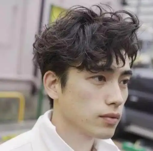 2021最潮男士烫发,烫完以后尽显潮男魅力