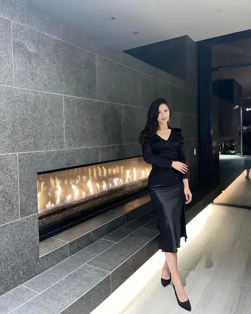 高个子沙漏型身材微胖全黑色穿搭