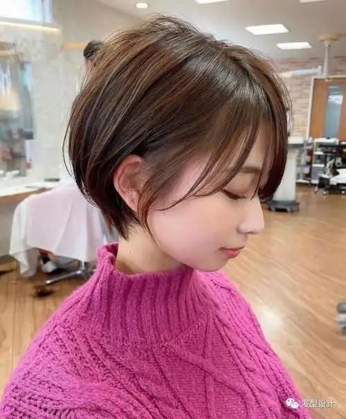 小圆脸短发