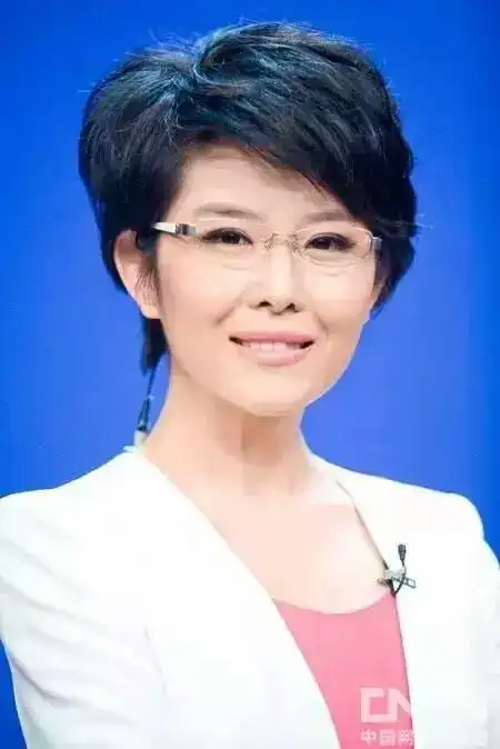 面对面主持人王宁的美丽身影