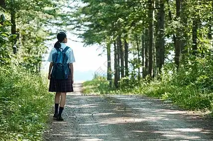 青少年孤独背影图片_青少年孤独背影素材_青少年孤独背影高清图片_摄