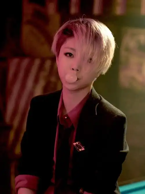 她撞脸王俊凯长得像邓紫棋,杨千嬅还邀请她做演唱会嘉宾