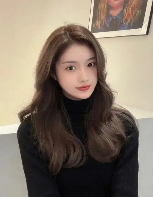 各种风格都百搭的发色奶茶棕