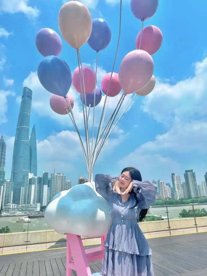 拍照# #上海外滩# #看展# #打卡# #告白气球# #周末去哪儿# #七夕