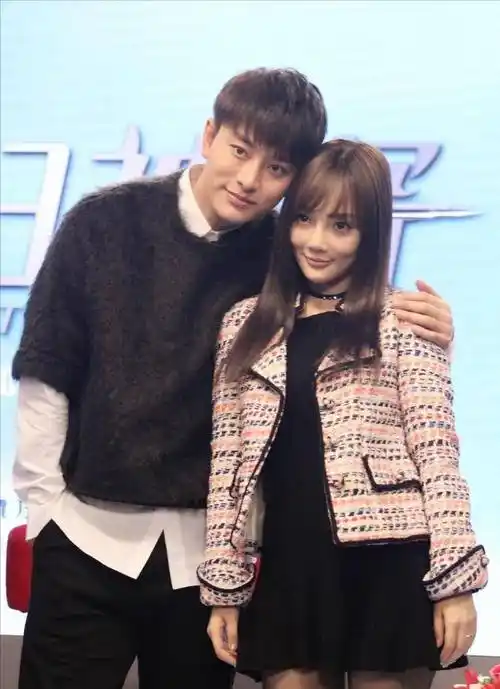 追求者砸几百万只为哄她开心,网友:快嫁了吧!_贾乃亮_直播_头发