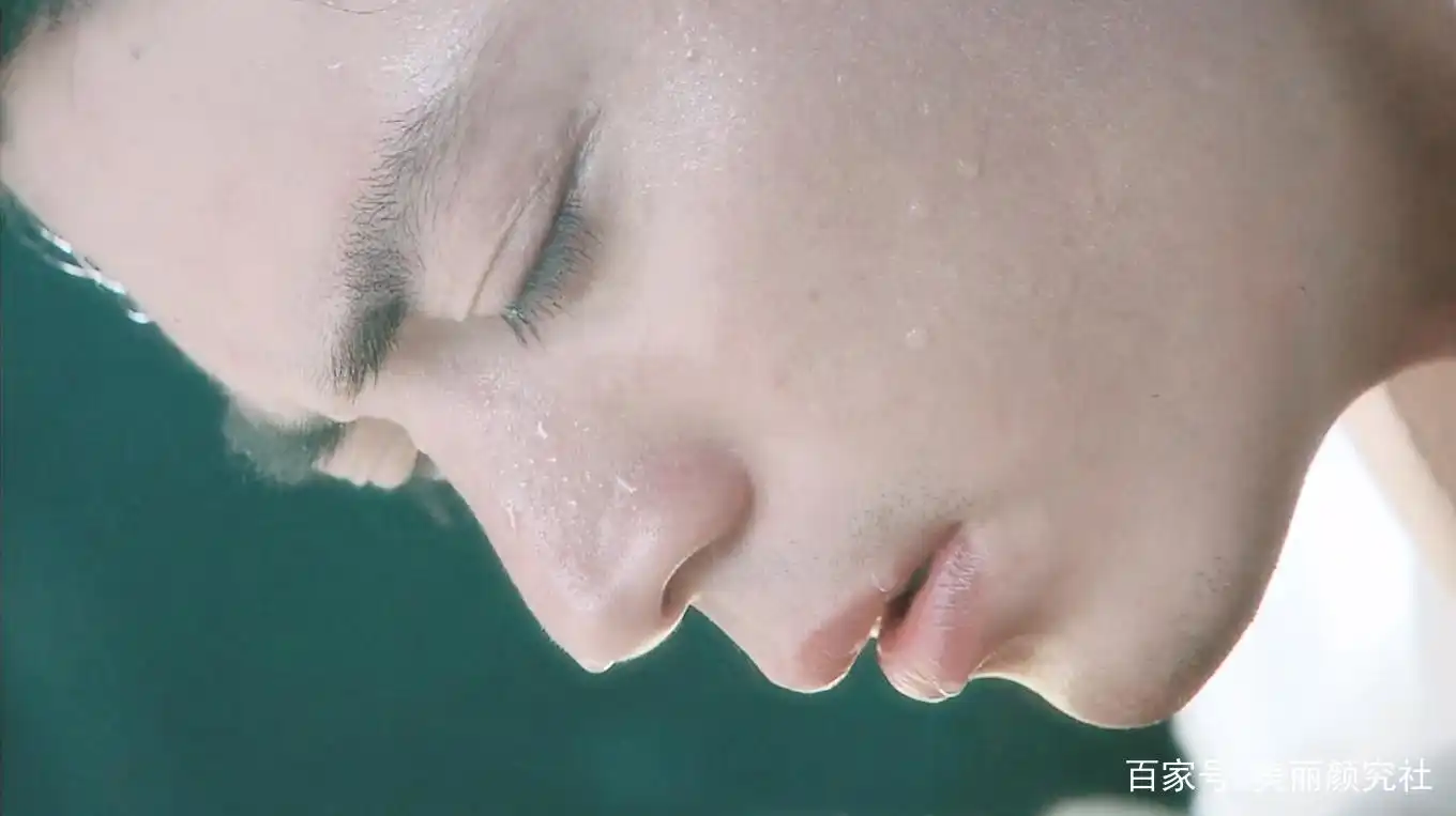 当年,霍建华的美貌是靠睫毛撑起来的吧?