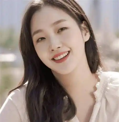 娱乐圈的单眼皮女星,刘雯,周冬雨上榜,看到金高银:想拥有同款单眼皮