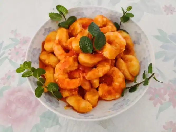 "酸酸甜甜"的马蹄虾仁