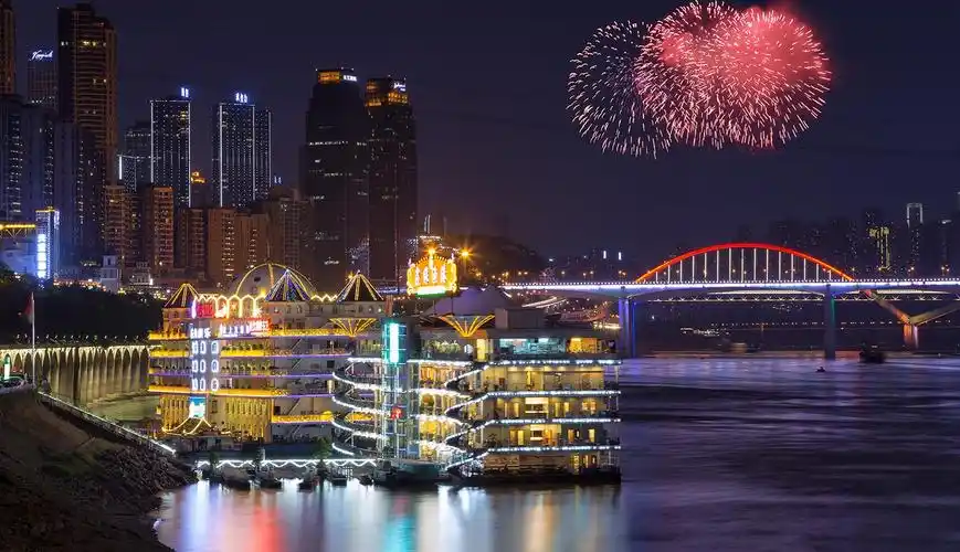 中国最火的网红城区,平均1公里挣近70亿元,年接待游客6700万