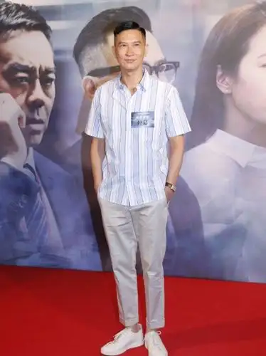 "影帝"张家辉近照瘦到认不出!穿长袖遮身材,体型单薄像纸片人