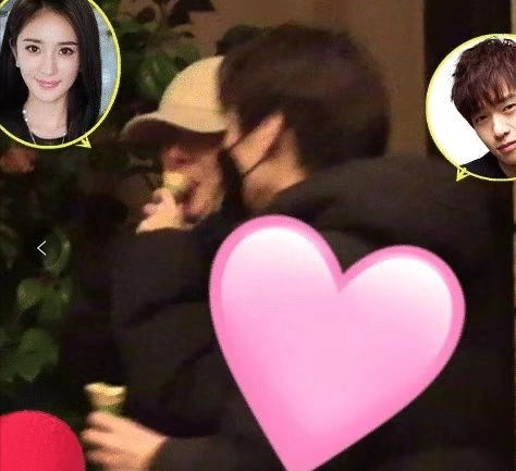 原创杨幂魏大勋疑似同居被曝两人一同回住处且穿同款情侣装