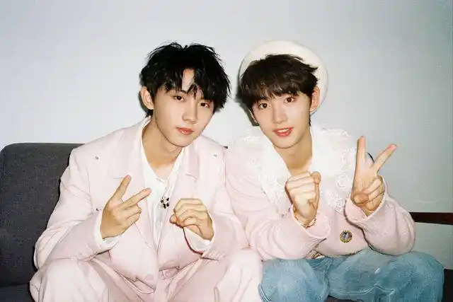 刘耀文卡点为马嘉祺庆生,其余队友看似晚点却很用心