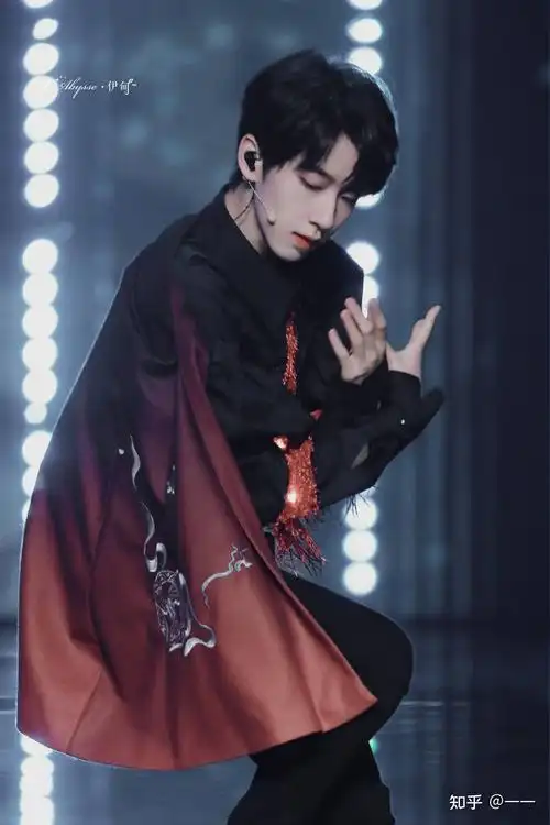 有没有贺峻霖那种很仙特别显清冷感图呀? - 知乎