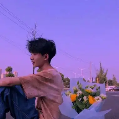 唯美捧花男生头像可作兄弟头像 男生手捧花头像
