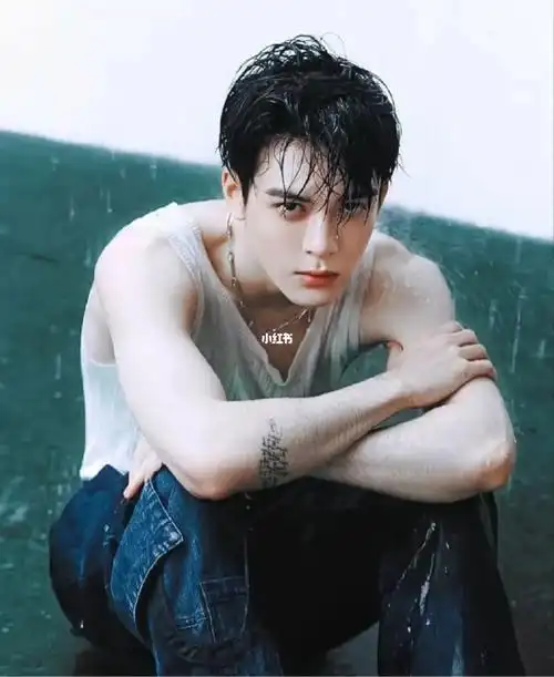 狗的外表下还有小狼狗嘻嘻嘻嘻080808继续探索他的纹身#曾舜晞