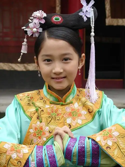 《故梦》没落皇族的挽歌与新生,那时关晓彤还小,美人胚子啊【一点资讯