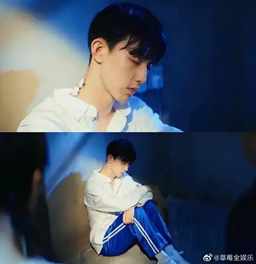 郭俊辰可以把校服焊身上吗##郭俊辰16岁校服照好青涩