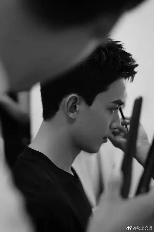 吴磊化妆侧颜随拍##吴磊侧颜随拍