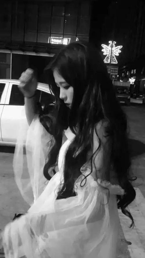 黑白女生壁纸图?_手机壁纸_唯美其他手机壁纸_我要个性网