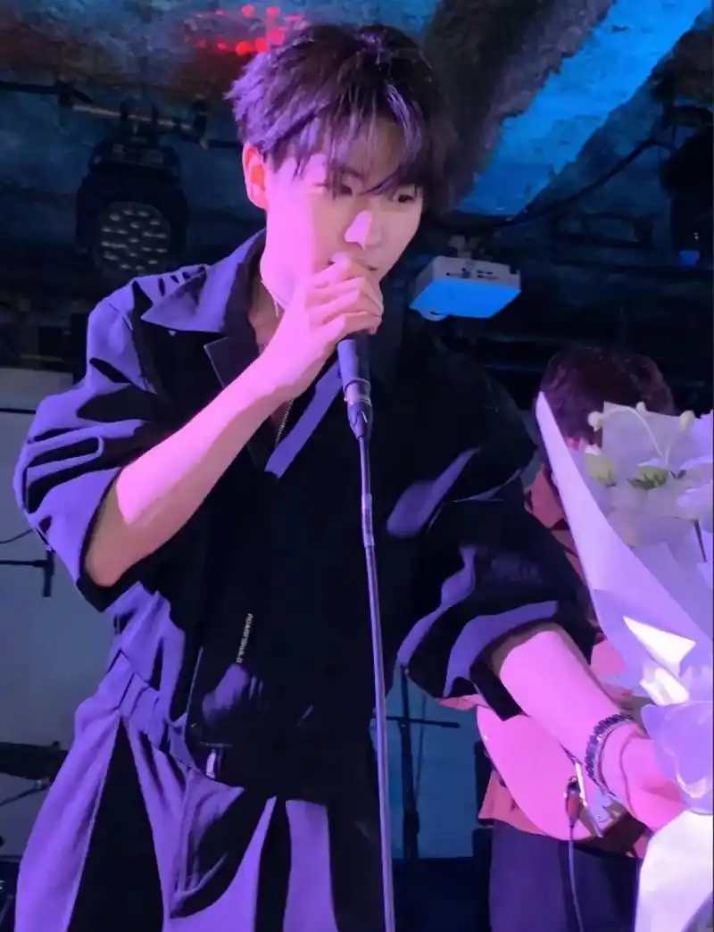 "00后最强售后来了"蓝多多来了!#黄誉博 #春眠不觉晓蓝多 - 抖音