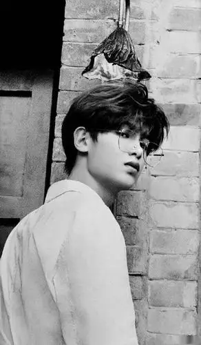 黄明昊眼镜杀合集 是时髦精本精没错了