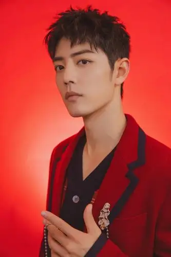 肖战壁纸跨年晚会壁纸来咯红色夹克搭配双g搭扣腰带