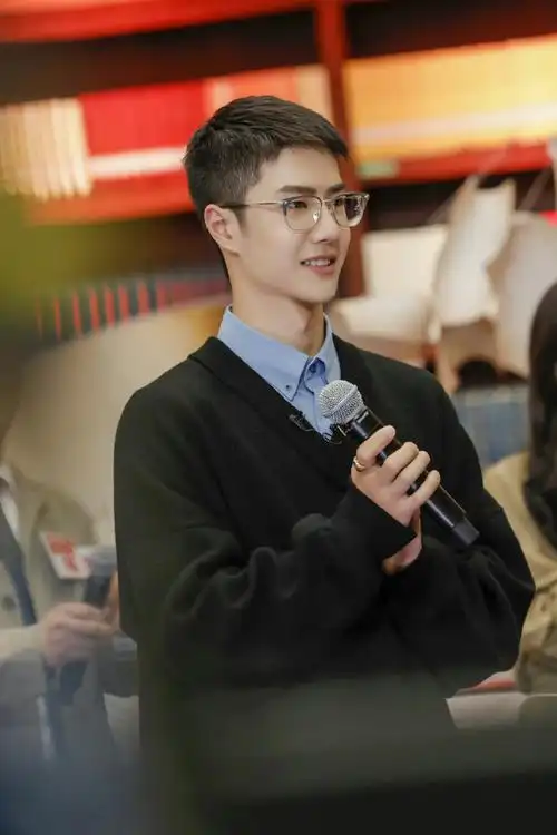 王一博#戴眼镜的王天天帅呆啦