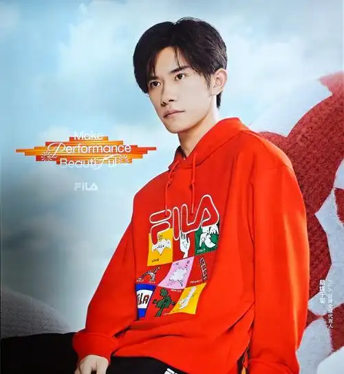 易烊千玺,fila品牌代言广告海报,这也太有型了!