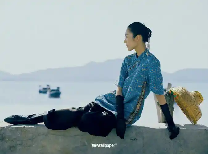 刘雯海上日落大片##刘雯卷宗开年封面