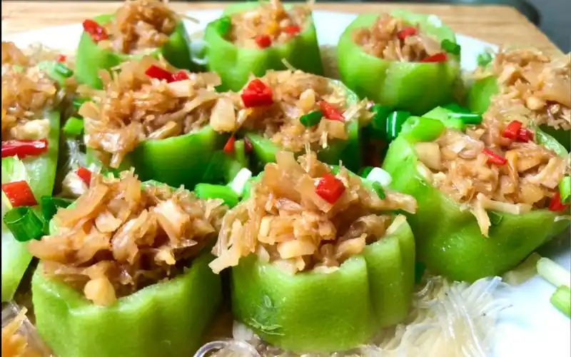 这个季节要多吃瓜,教你干贝蒸丝瓜家常做法,鲜香下饭