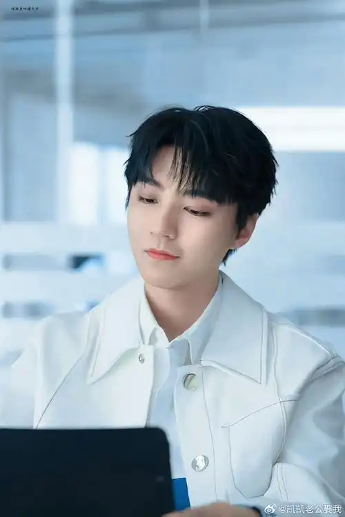 王俊凯rap##王俊凯新歌##王俊凯成为英雄##王俊凯代言夸克app#创